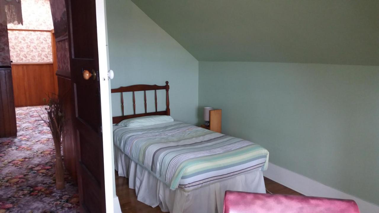 Chimneys B&B Oamaru Ngoại thất bức ảnh