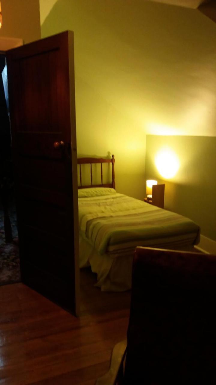Chimneys B&B Oamaru Ngoại thất bức ảnh