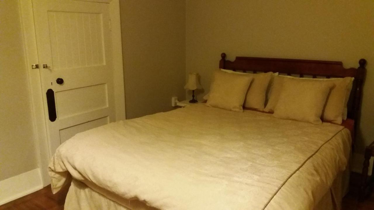 Chimneys B&B Oamaru Ngoại thất bức ảnh