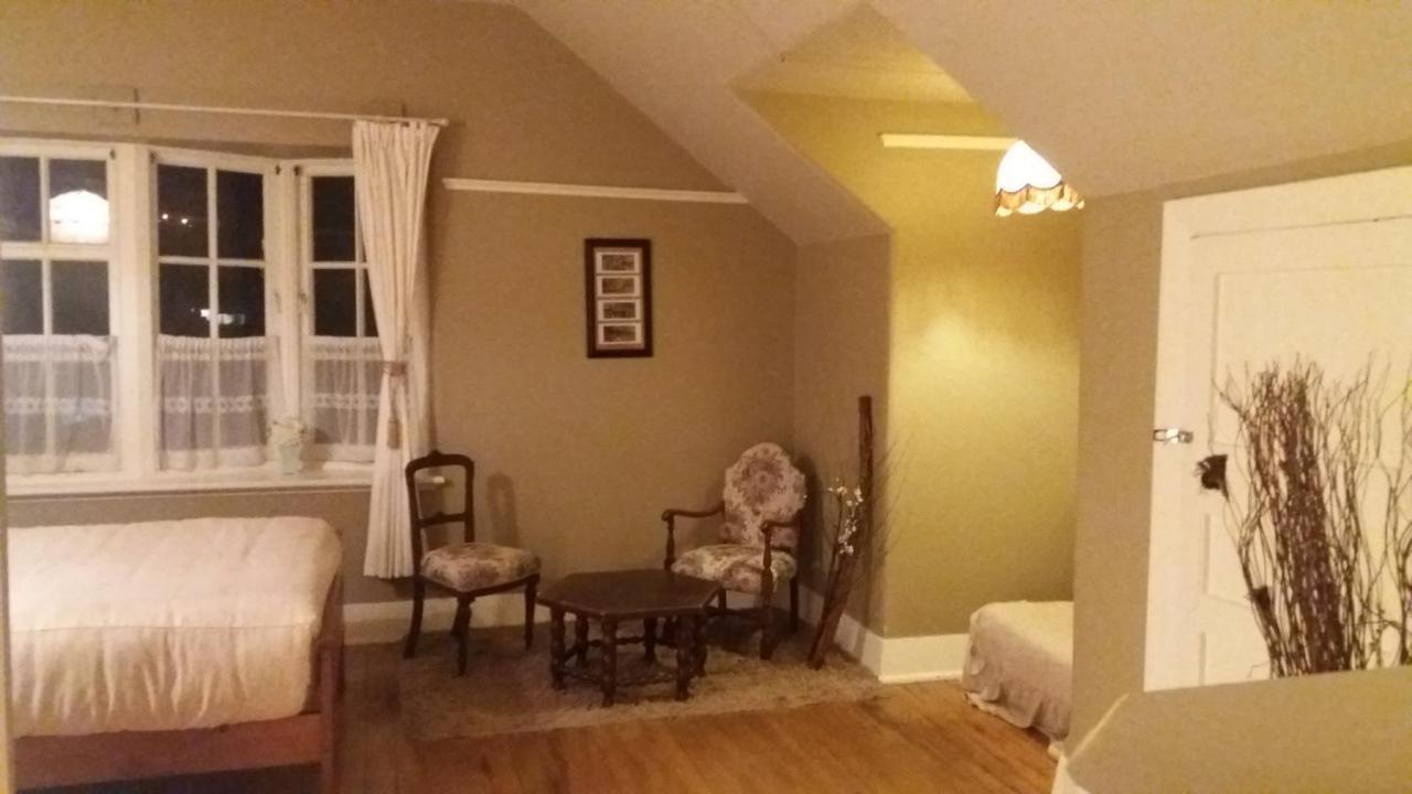 Chimneys B&B Oamaru Ngoại thất bức ảnh