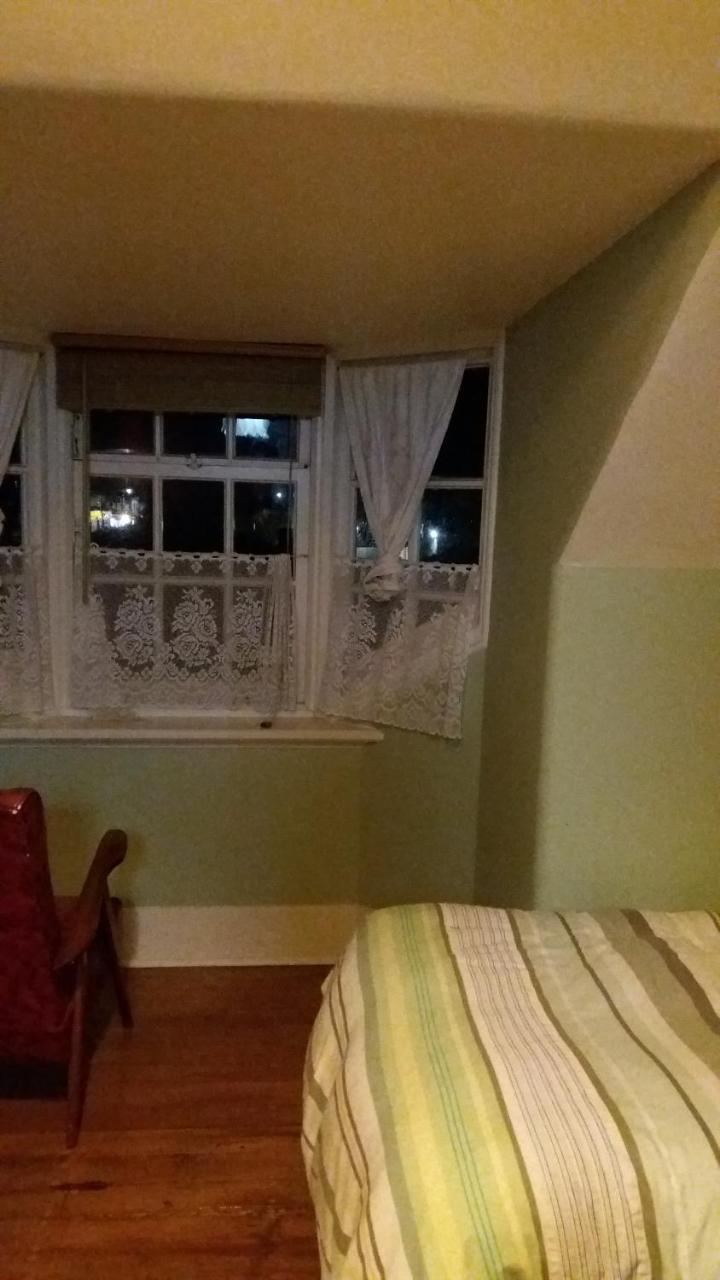 Chimneys B&B Oamaru Ngoại thất bức ảnh